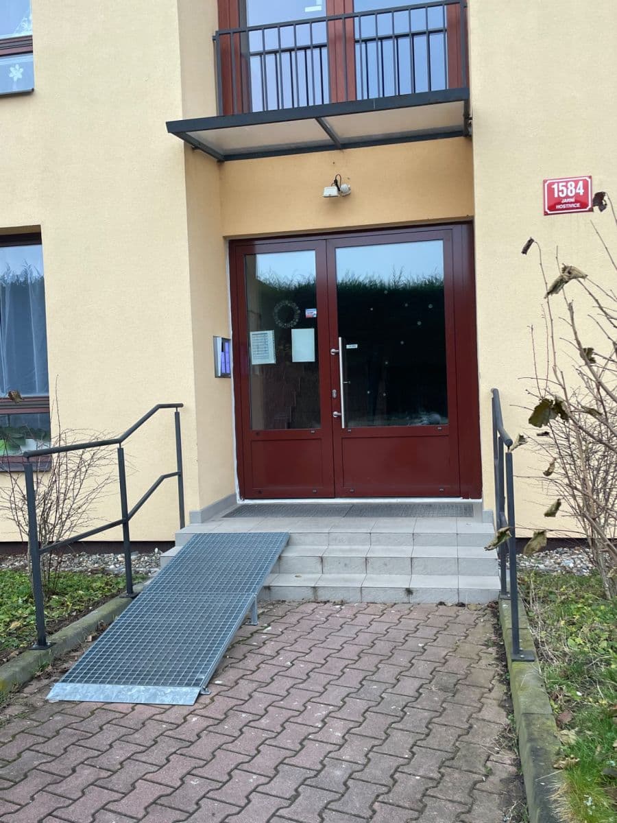 Predaj bytu 2-izbový 42 m², Jarní, Hostivice, Středočeský kraj Predaj bytu 2-izbový 42 m², Jarní, Hostivice, Středočeský kraj