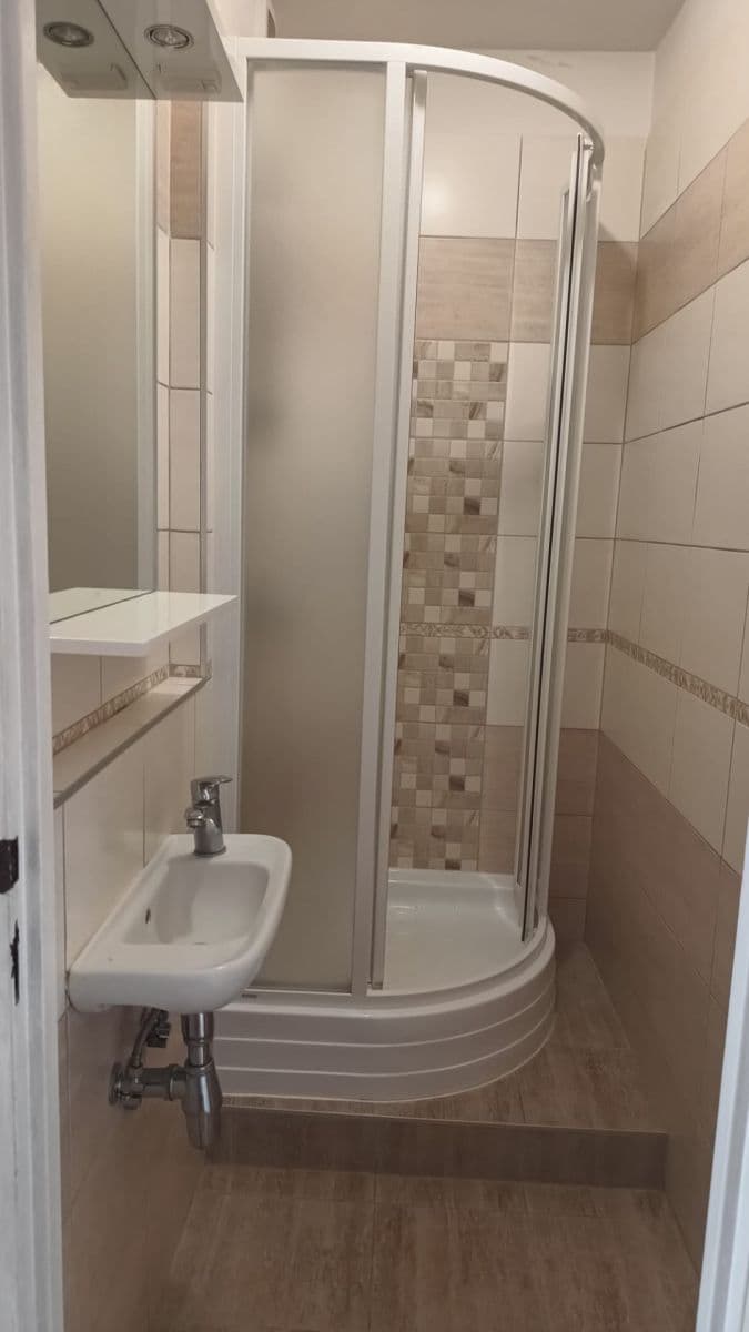 Prenájom bytu Garsoniéra 23 m², Nad Lesním divadlem, Praha, Praha Prenájom bytu Garsoniéra 23 m², Nad Lesním divadlem, Praha, Praha