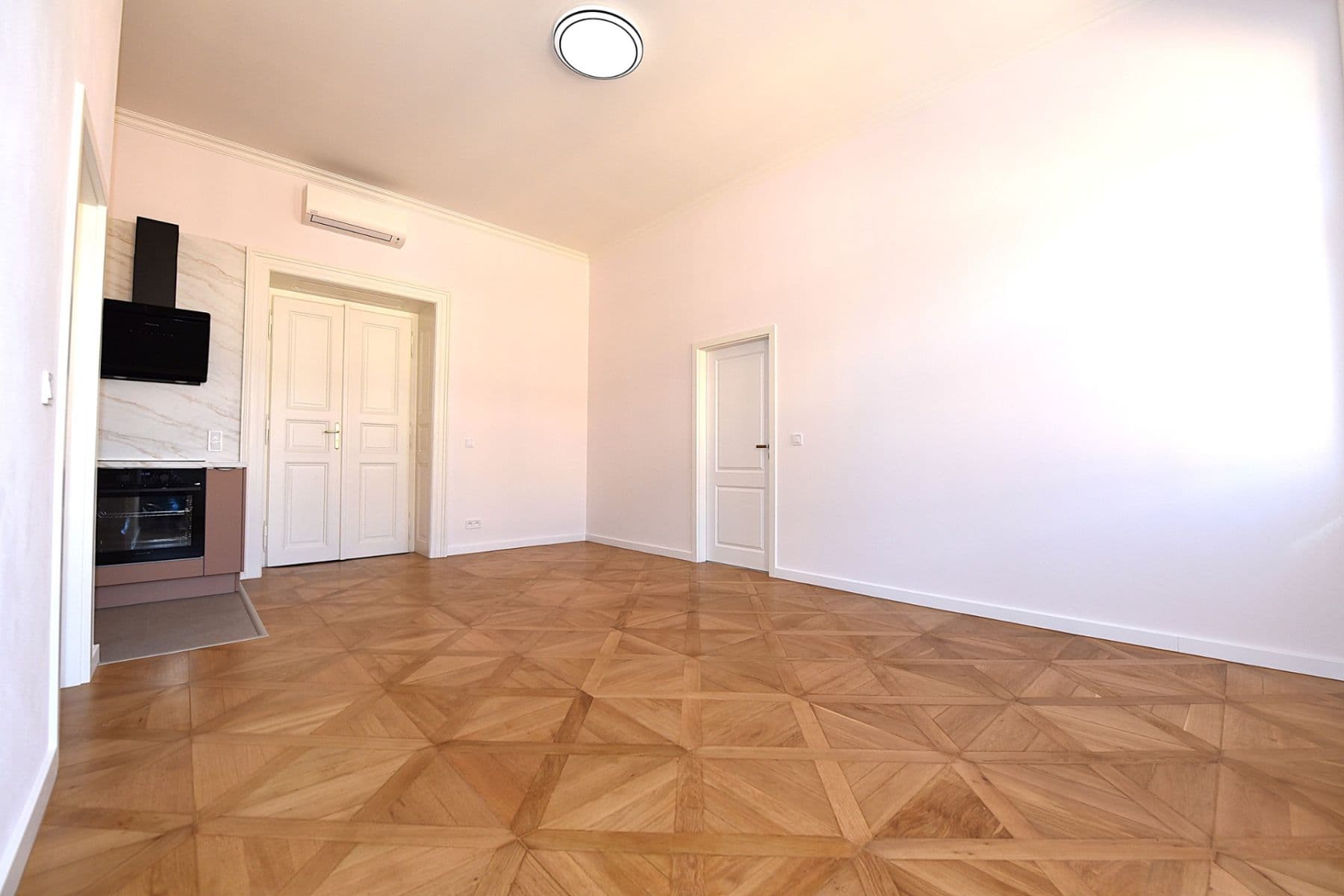 Prenájom bytu 4-izbový 84 m², Palackého, Praha, Praha Prenájom bytu 4-izbový 84 m², Palackého, Praha, Praha