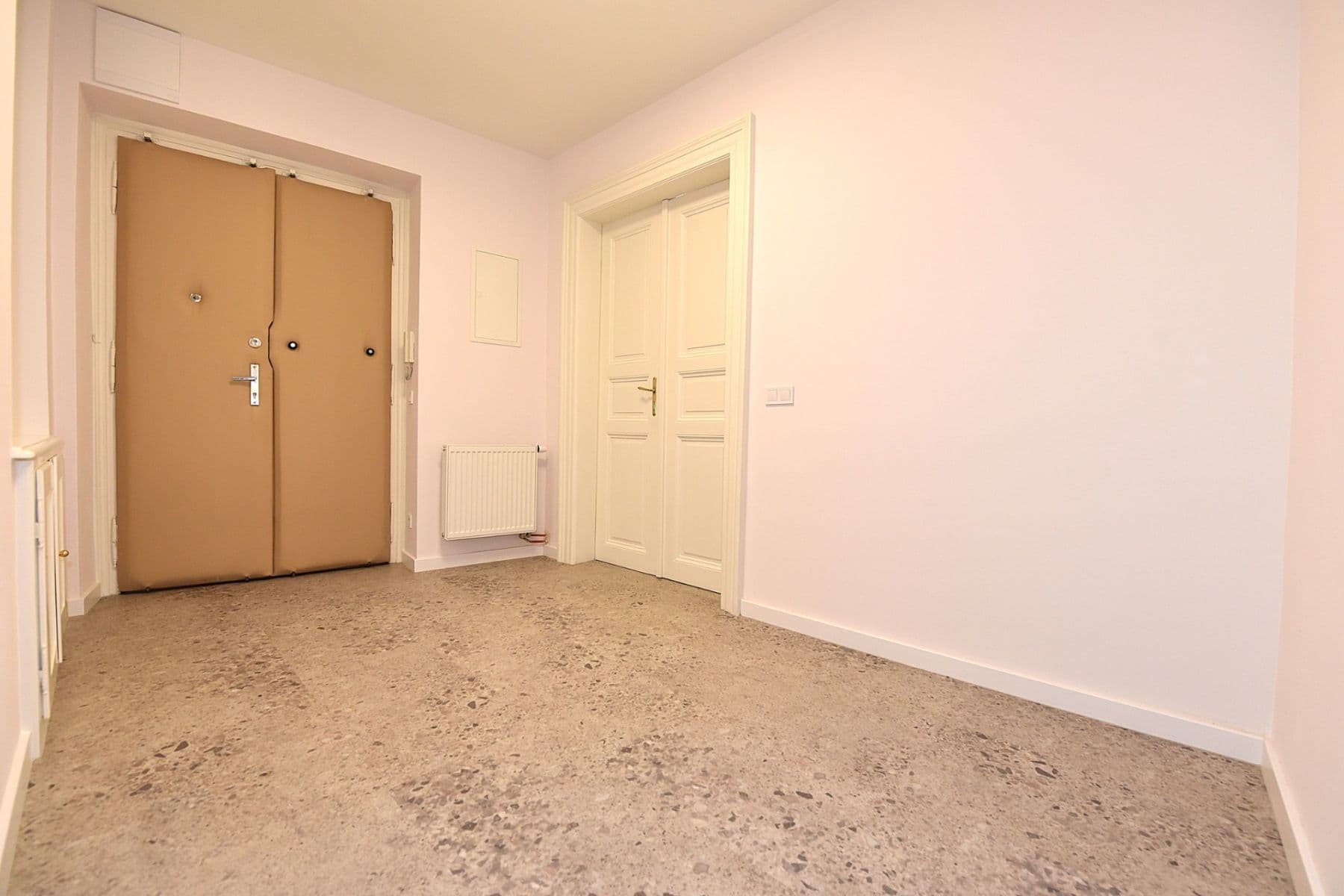 Prenájom bytu 4-izbový 84 m², Palackého, Praha, Praha Prenájom bytu 4-izbový 84 m², Palackého, Praha, Praha