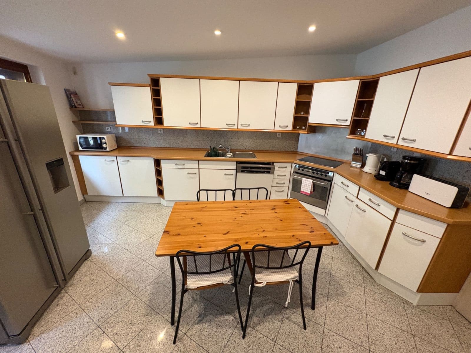 Prenájom bytu 4-izbový 184 m², Konviktská, Praha, Praha Prenájom bytu 4-izbový 184 m², Konviktská, Praha, Praha
