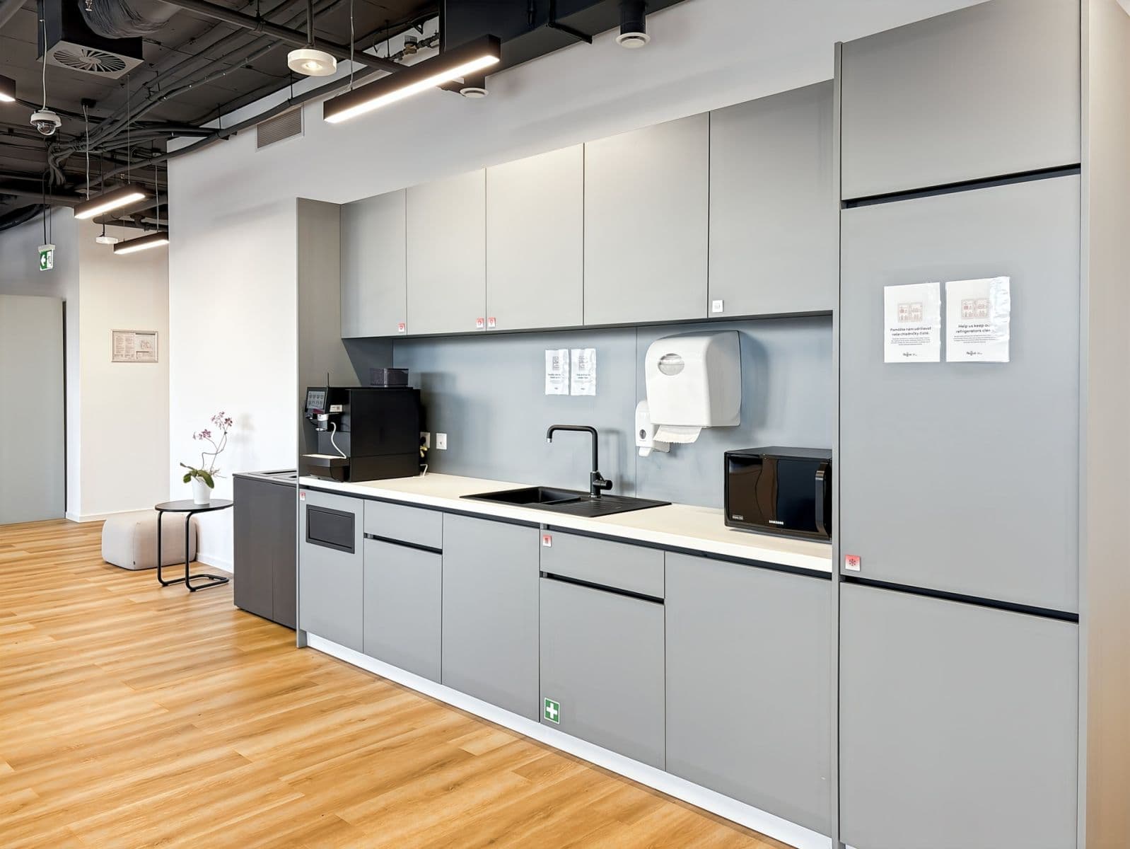 Prenájom kancelárie 110 m², Metodova, Ružinov, Bratislavský kraj Prenájom kancelárie 110 m², Metodova, Ružinov, Bratislavský kraj