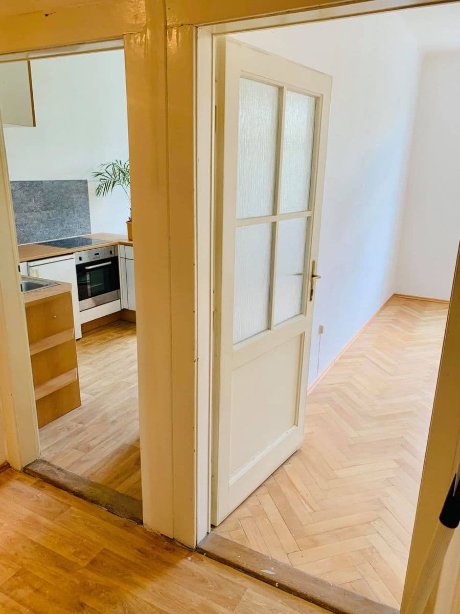 Prenájom bytu 2-izbový 45 m², Ruská, Praha, Praha Prenájom bytu 2-izbový 45 m², Ruská, Praha, Praha