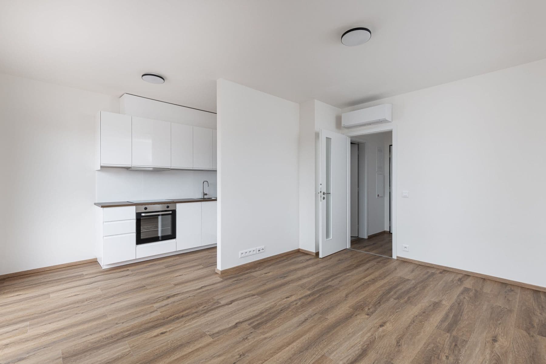 Prenájom bytu 1-izbový 36 m², Waltariho, Praha, Praha Prenájom bytu 1-izbový 36 m², Waltariho, Praha, Praha