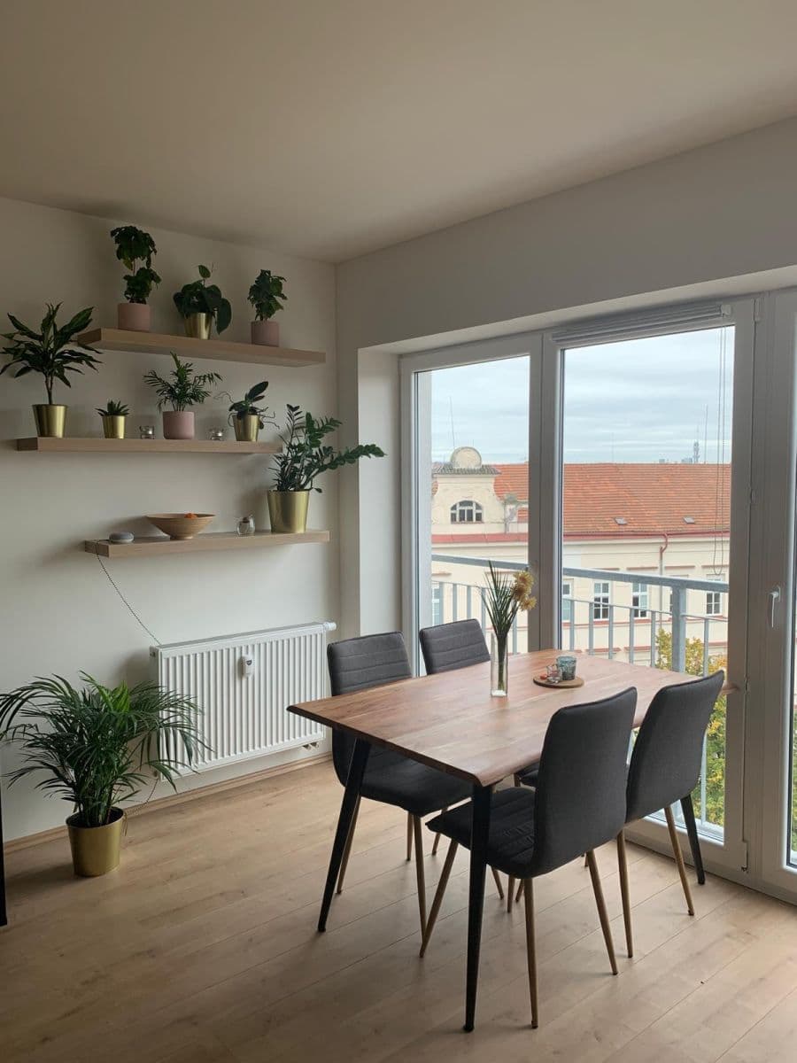 Prenájom bytu 2-izbový 60 m², Chlumčanského, Praha, Praha Prenájom bytu 2-izbový 60 m², Chlumčanského, Praha, Praha