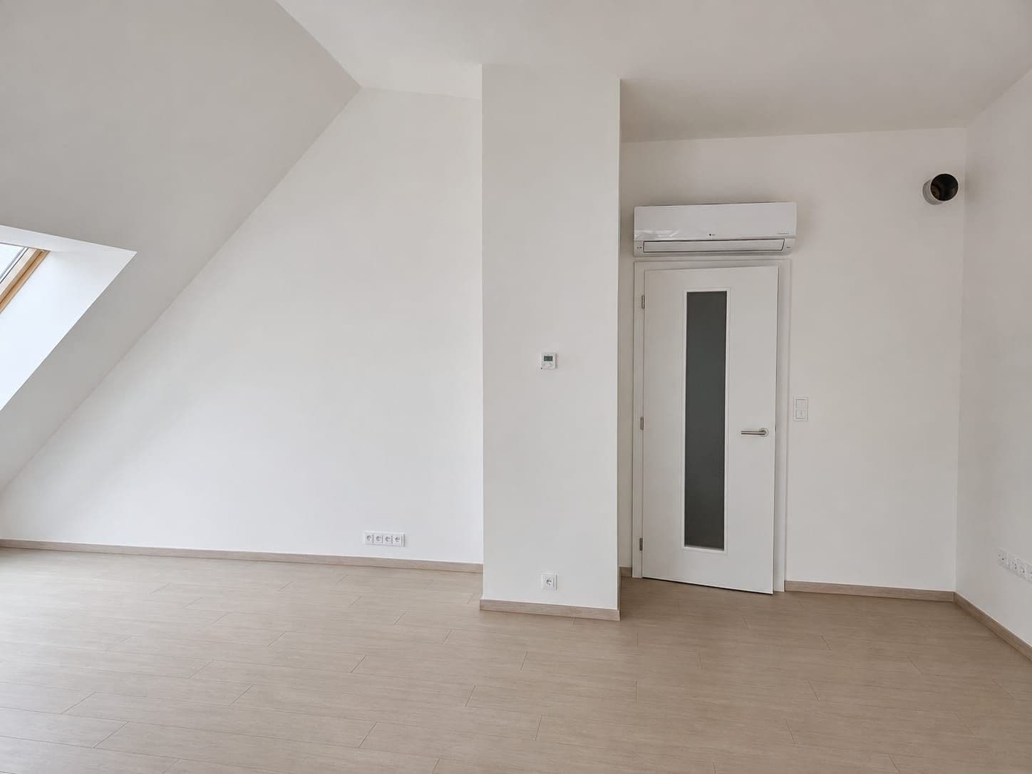 Prenájom bytu 2-izbový 79 m², Cihlářská, Hostivice, Středočeský kraj Prenájom bytu 2-izbový 79 m², Cihlářská, Hostivice, Středočeský kraj