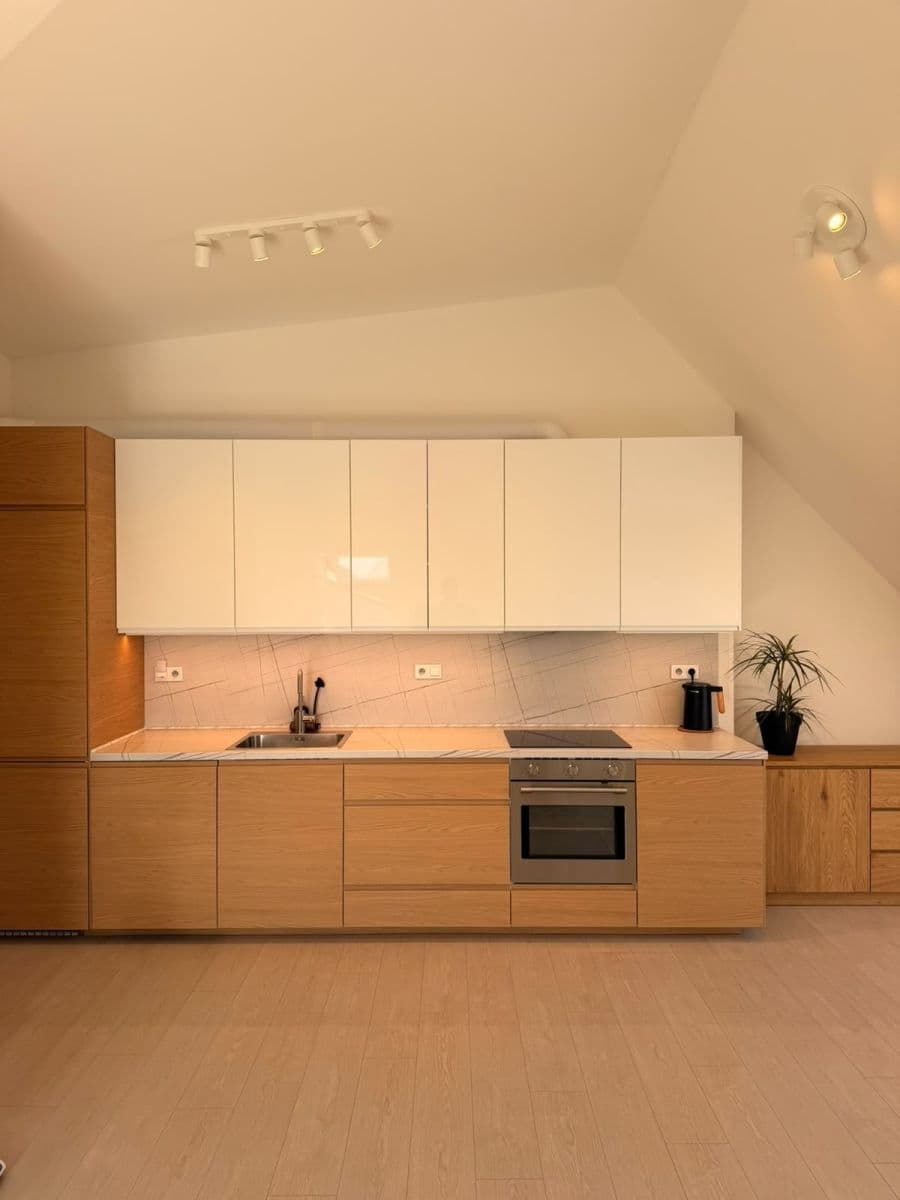 Prenájom bytu 2-izbový 79 m², Cihlářská, Hostivice, Středočeský kraj Prenájom bytu 2-izbový 79 m², Cihlářská, Hostivice, Středočeský kraj