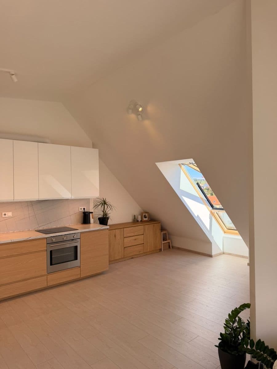 Prenájom bytu 2-izbový 79 m², Cihlářská, Hostivice, Středočeský kraj Prenájom bytu 2-izbový 79 m², Cihlářská, Hostivice, Středočeský kraj