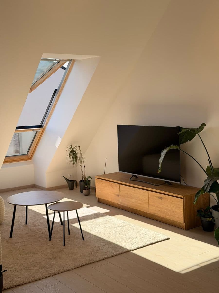 Prenájom bytu 2-izbový 79 m², Cihlářská, Hostivice, Středočeský kraj Prenájom bytu 2-izbový 79 m², Cihlářská, Hostivice, Středočeský kraj