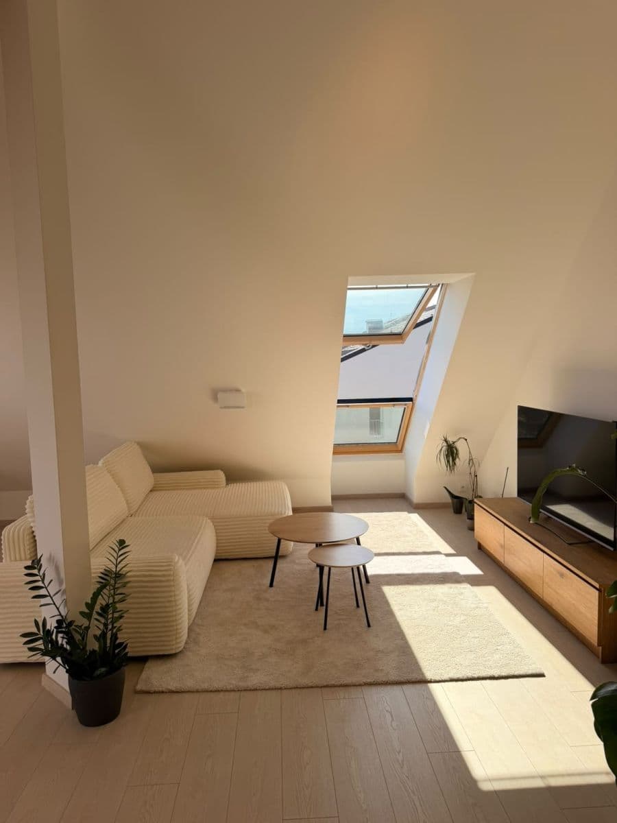 Prenájom bytu 2-izbový 79 m², Cihlářská, Hostivice, Středočeský kraj Prenájom bytu 2-izbový 79 m², Cihlářská, Hostivice, Středočeský kraj