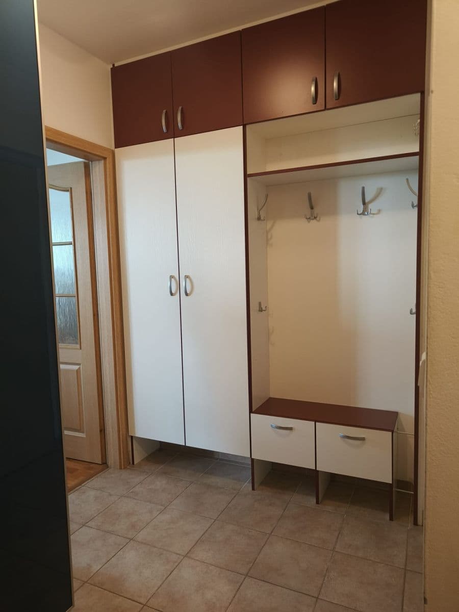 Prenájom bytu 3-izbový 75 m², Chotěšovská, Praha, Praha Prenájom bytu 3-izbový 75 m², Chotěšovská, Praha, Praha