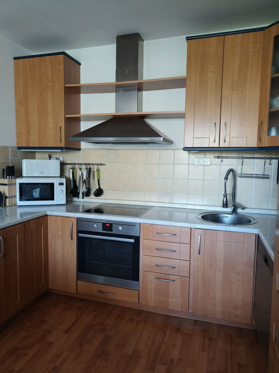 Prenájom bytu 3-izbový 75 m², Chotěšovská, Praha, Praha Prenájom bytu 3-izbový 75 m², Chotěšovská, Praha, Praha