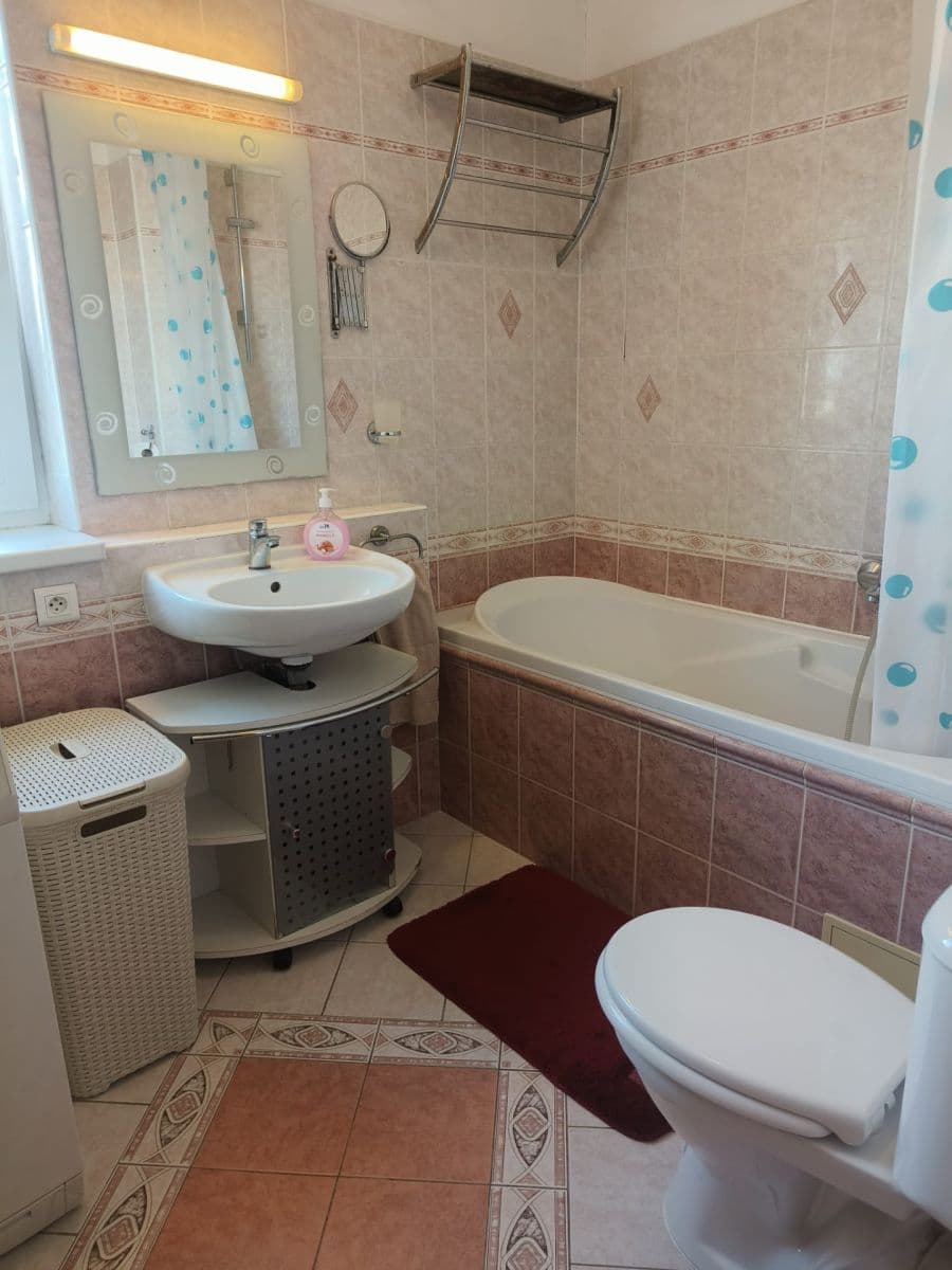 Prenájom bytu 3-izbový 75 m², Chotěšovská, Praha, Praha Prenájom bytu 3-izbový 75 m², Chotěšovská, Praha, Praha