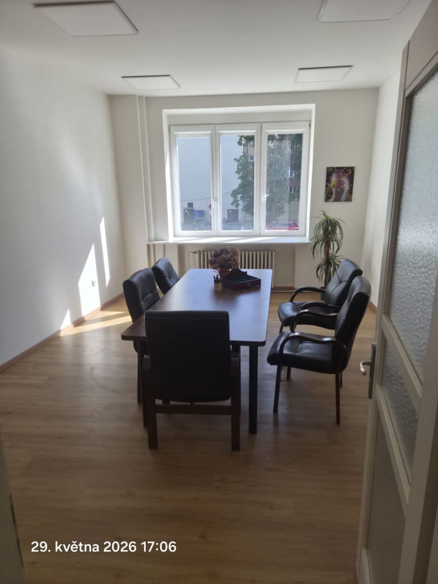Prenájom bytu 7-izbový 167 m², Purkyňova, Ostrava, Moravskoslezský kraj Prenájom bytu 7-izbový 167 m², Purkyňova, Ostrava, Moravskoslezský kraj