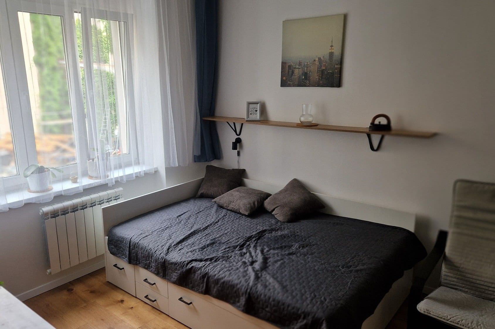 Prenájom bytu 1-izbový 32 m², Petrohradská, Praha, Praha Prenájom bytu 1-izbový 32 m², Petrohradská, Praha, Praha