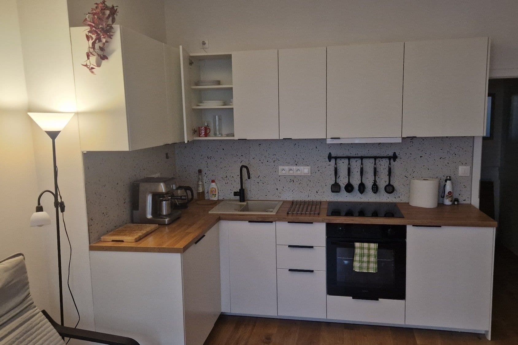 Prenájom bytu 1-izbový 32 m², Petrohradská, Praha, Praha Prenájom bytu 1-izbový 32 m², Petrohradská, Praha, Praha