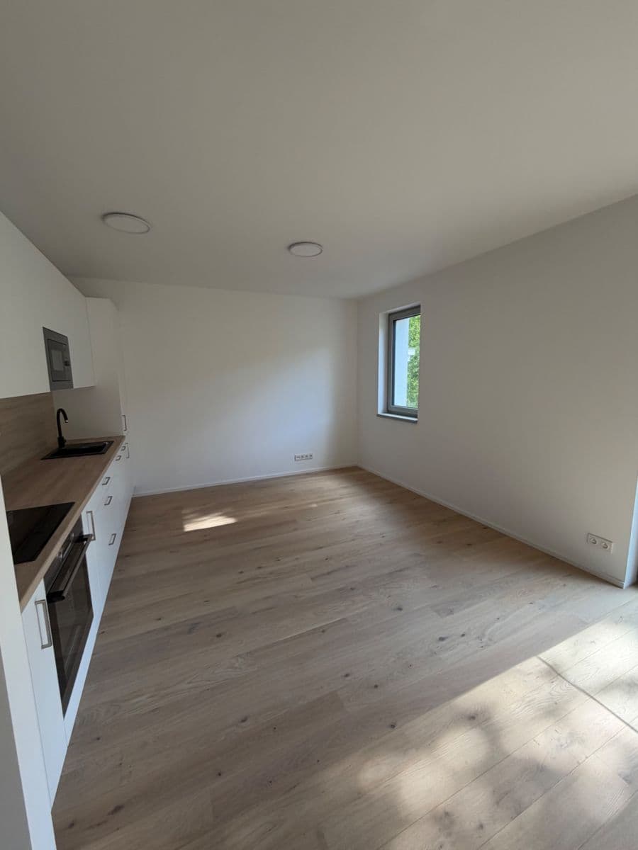 Prenájom bytu 1-izbový 36 m², Mezitraťová, Praha, Praha Prenájom bytu 1-izbový 36 m², Mezitraťová, Praha, Praha