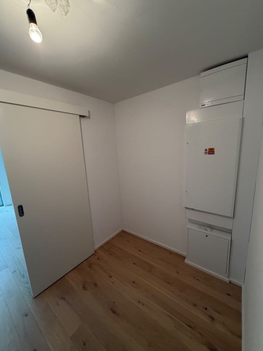 Prenájom bytu 1-izbový 36 m², Mezitraťová, Praha, Praha Prenájom bytu 1-izbový 36 m², Mezitraťová, Praha, Praha