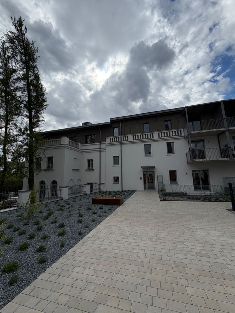 Prenájom bytu 1-izbový 36 m², Mezitraťová, Praha, Praha Prenájom bytu 1-izbový 36 m², Mezitraťová, Praha, Praha