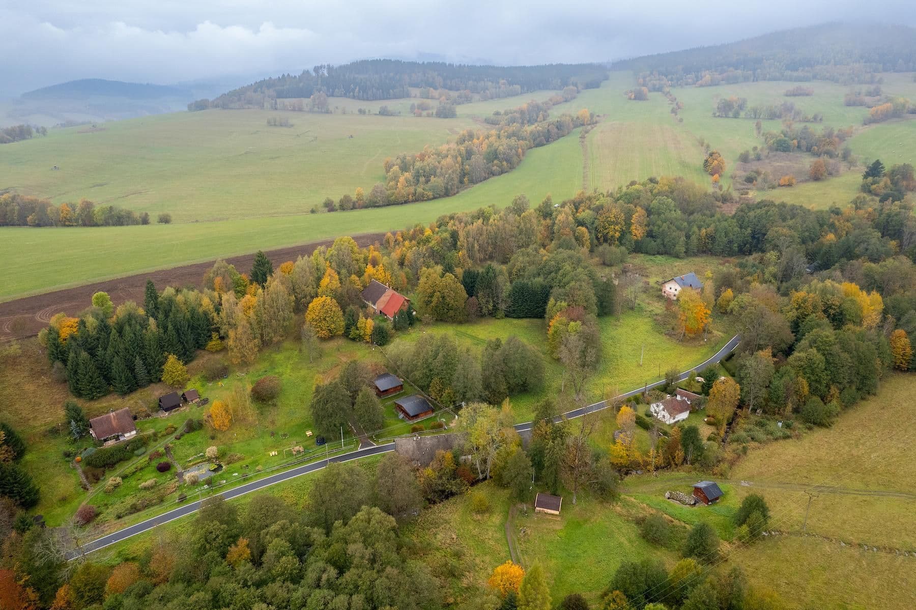 Predaj pozemku 1.299 m², Malá Morava, Olomoucký kraj Predaj pozemku 1.299 m², Malá Morava, Olomoucký kraj