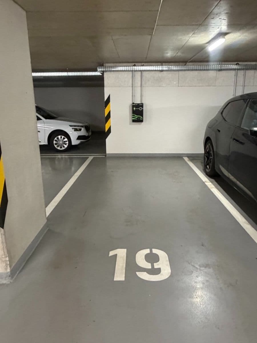 Prenájom bytu 3-izbový 73 m², Pod Jalovým dvorem, Praha, Praha Prenájom bytu 3-izbový 73 m², Pod Jalovým dvorem, Praha, Praha