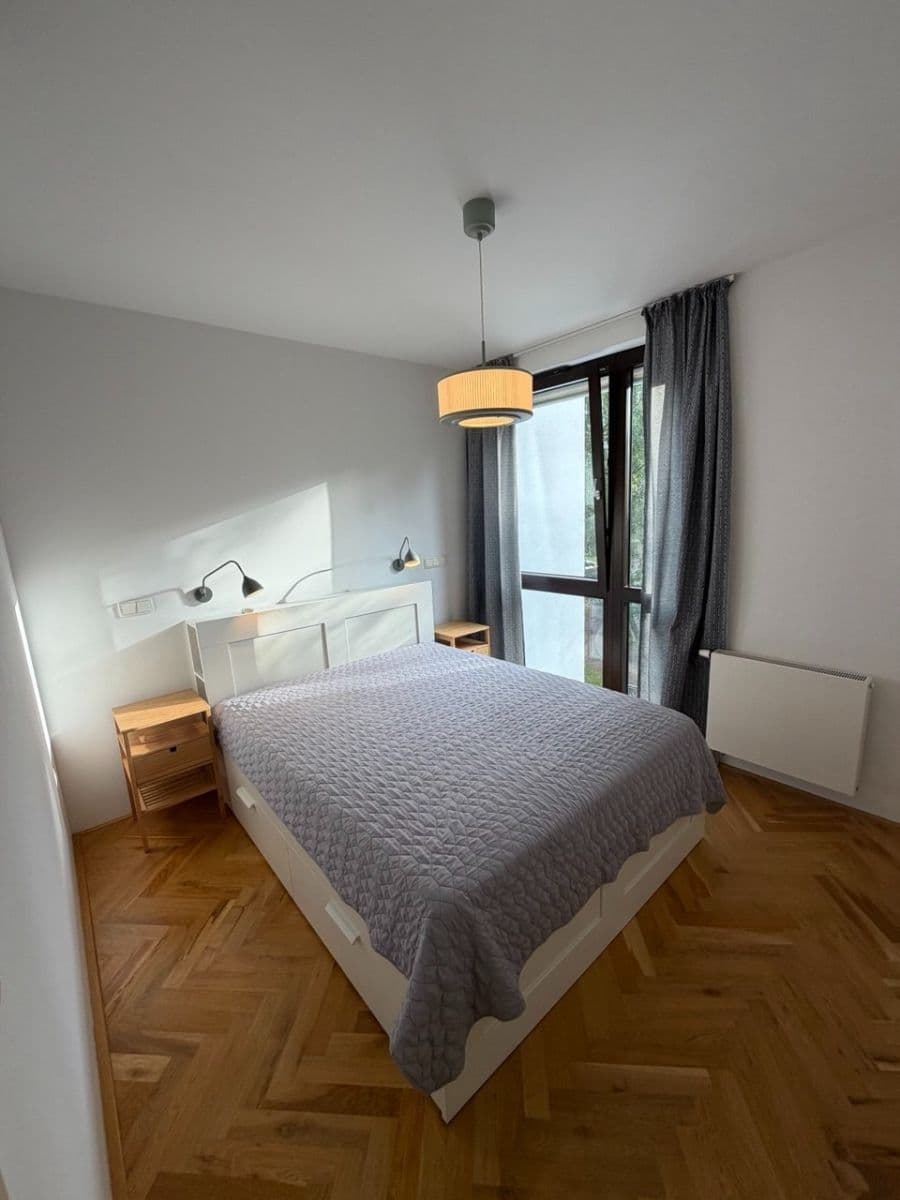 Prenájom bytu 3-izbový 73 m², Pod Jalovým dvorem, Praha, Praha Prenájom bytu 3-izbový 73 m², Pod Jalovým dvorem, Praha, Praha