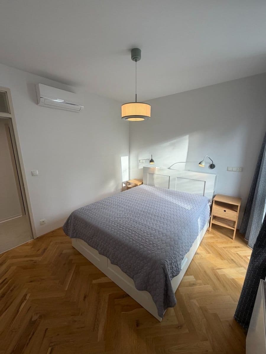 Prenájom bytu 3-izbový 73 m², Pod Jalovým dvorem, Praha, Praha Prenájom bytu 3-izbový 73 m², Pod Jalovým dvorem, Praha, Praha