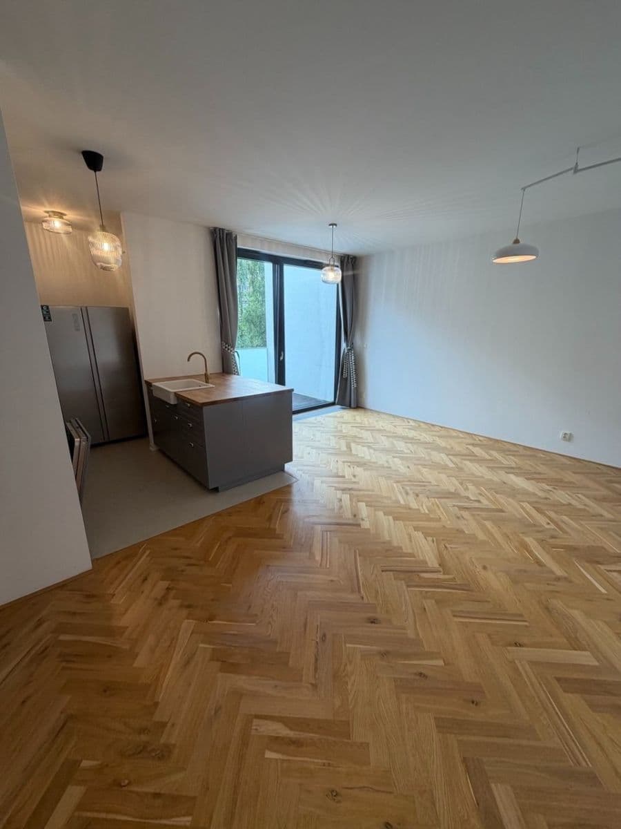 Prenájom bytu 3-izbový 73 m², Pod Jalovým dvorem, Praha, Praha Prenájom bytu 3-izbový 73 m², Pod Jalovým dvorem, Praha, Praha