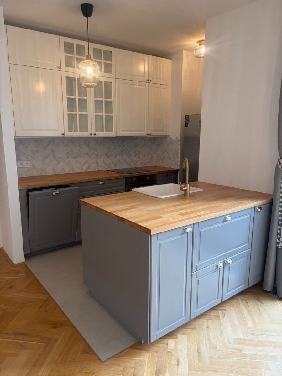 Prenájom bytu 3-izbový 73 m², Pod Jalovým dvorem, Praha, Praha Prenájom bytu 3-izbový 73 m², Pod Jalovým dvorem, Praha, Praha