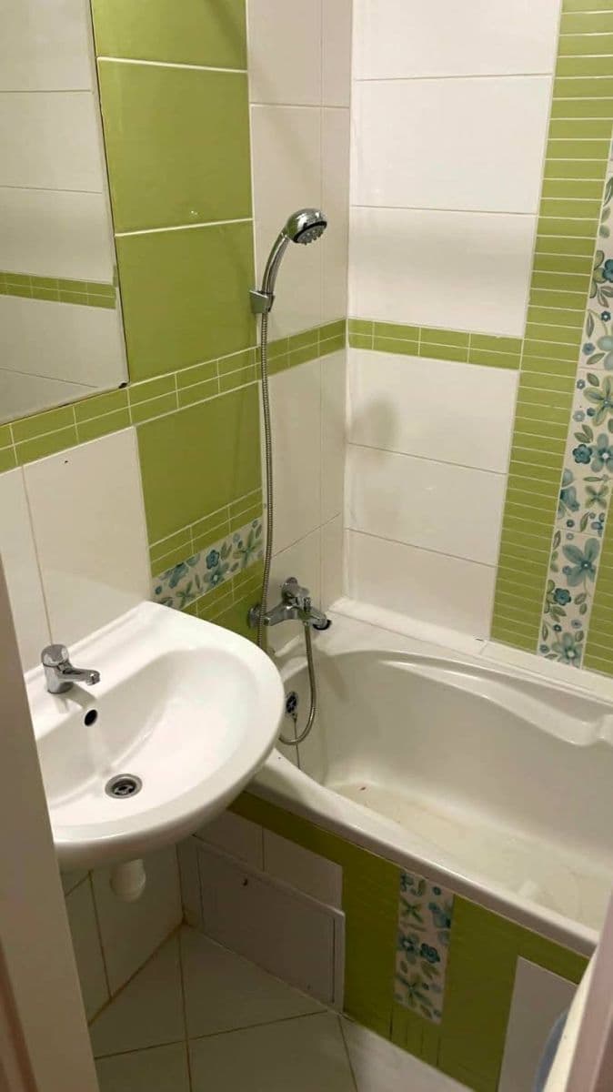 Prenájom bytu 1-izbový 32 m², Gutova, Praha, Praha Prenájom bytu 1-izbový 32 m², Gutova, Praha, Praha