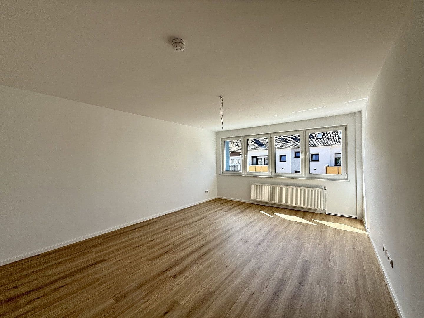 Prenájom bytu 3-izbový 81 m², Ackerstraße 9, Oberhausen, Severné Porýnie - Westfálsko Prenájom bytu 3-izbový 81 m², Ackerstraße 9, Oberhausen, Severné Porýnie - Westfálsko
