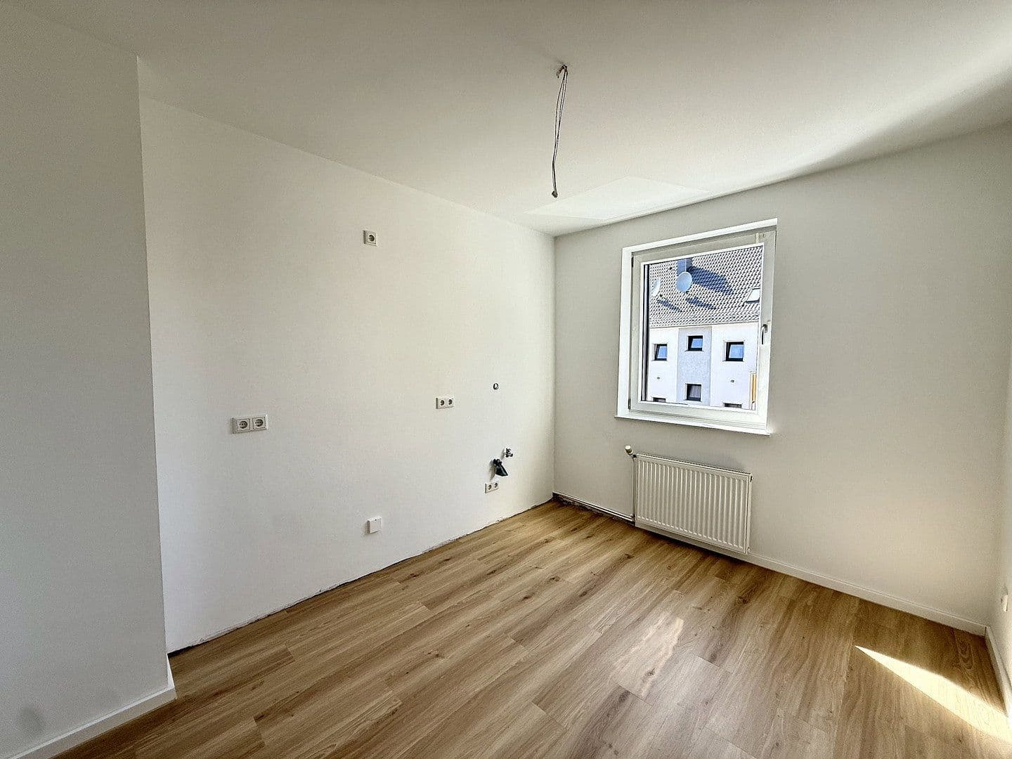 Prenájom bytu 3-izbový 81 m², Ackerstraße 9, Oberhausen, Severné Porýnie - Westfálsko Prenájom bytu 3-izbový 81 m², Ackerstraße 9, Oberhausen, Severné Porýnie - Westfálsko