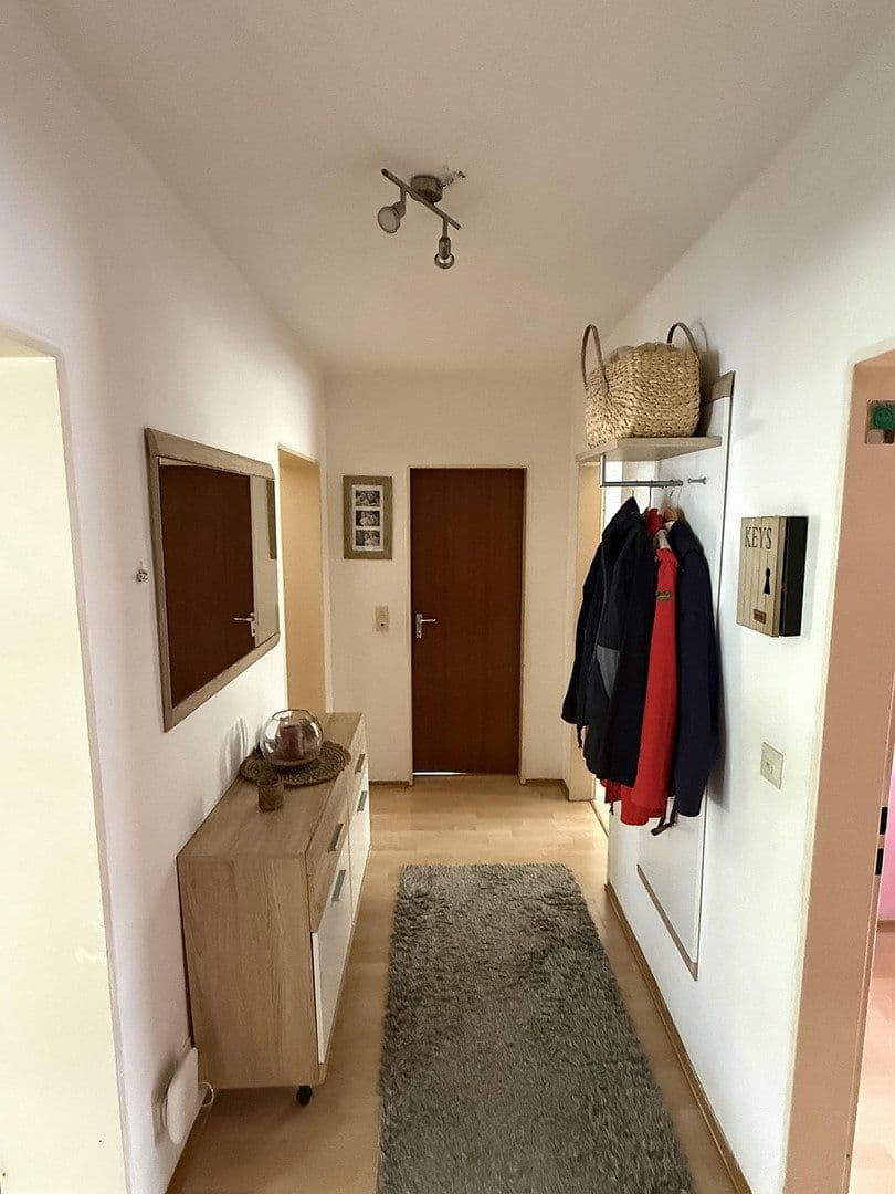 Prenájom bytu 4-izbový 83 m², Sankt Sebastian, Porýnie-Falcko Prenájom bytu 4-izbový 83 m², Sankt Sebastian, Porýnie-Falcko