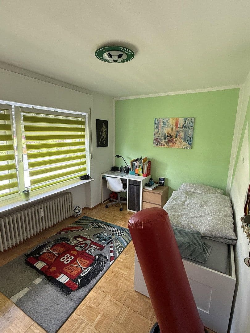 Prenájom bytu 4-izbový 83 m², Sankt Sebastian, Porýnie-Falcko Prenájom bytu 4-izbový 83 m², Sankt Sebastian, Porýnie-Falcko
