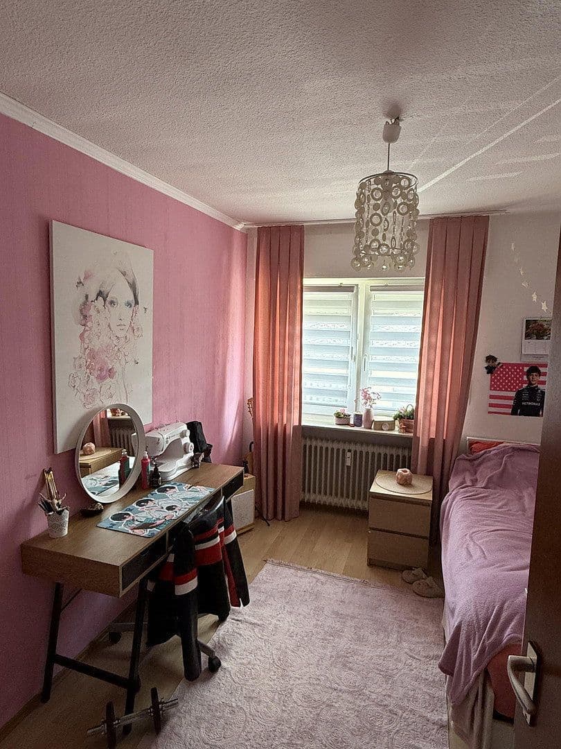 Prenájom bytu 4-izbový 83 m², Sankt Sebastian, Porýnie-Falcko Prenájom bytu 4-izbový 83 m², Sankt Sebastian, Porýnie-Falcko