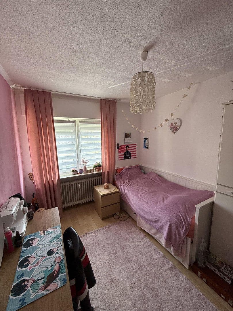 Prenájom bytu 4-izbový 83 m², Sankt Sebastian, Porýnie-Falcko Prenájom bytu 4-izbový 83 m², Sankt Sebastian, Porýnie-Falcko