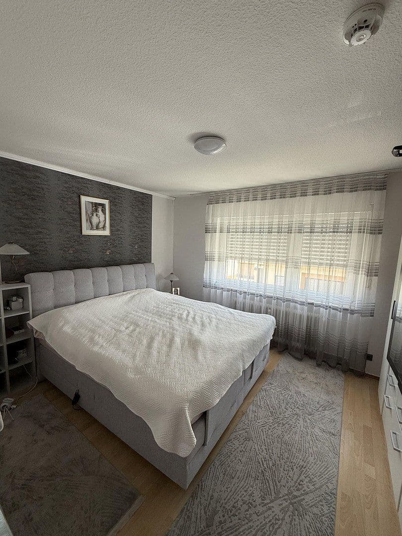 Prenájom bytu 4-izbový 83 m², Sankt Sebastian, Porýnie-Falcko Prenájom bytu 4-izbový 83 m², Sankt Sebastian, Porýnie-Falcko
