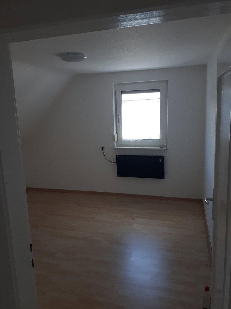 Prenájom bytu 3-izbový 60 m², Oberndorf am Neckar, Bádensko-Wurttembersko Prenájom bytu 3-izbový 60 m², Oberndorf am Neckar, Bádensko-Wurttembersko