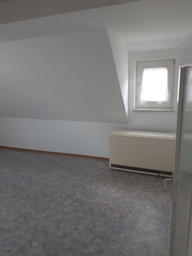 Prenájom bytu 3-izbový 60 m², Oberndorf am Neckar, Bádensko-Wurttembersko Prenájom bytu 3-izbový 60 m², Oberndorf am Neckar, Bádensko-Wurttembersko