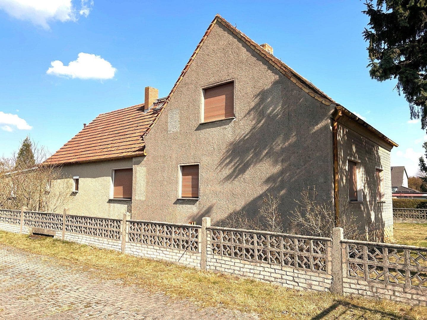 Predaj domu 130 m², pozemek 2.496 m², Tettau, Brandenbursko Predaj domu 130 m², pozemek 2.496 m², Tettau, Brandenbursko