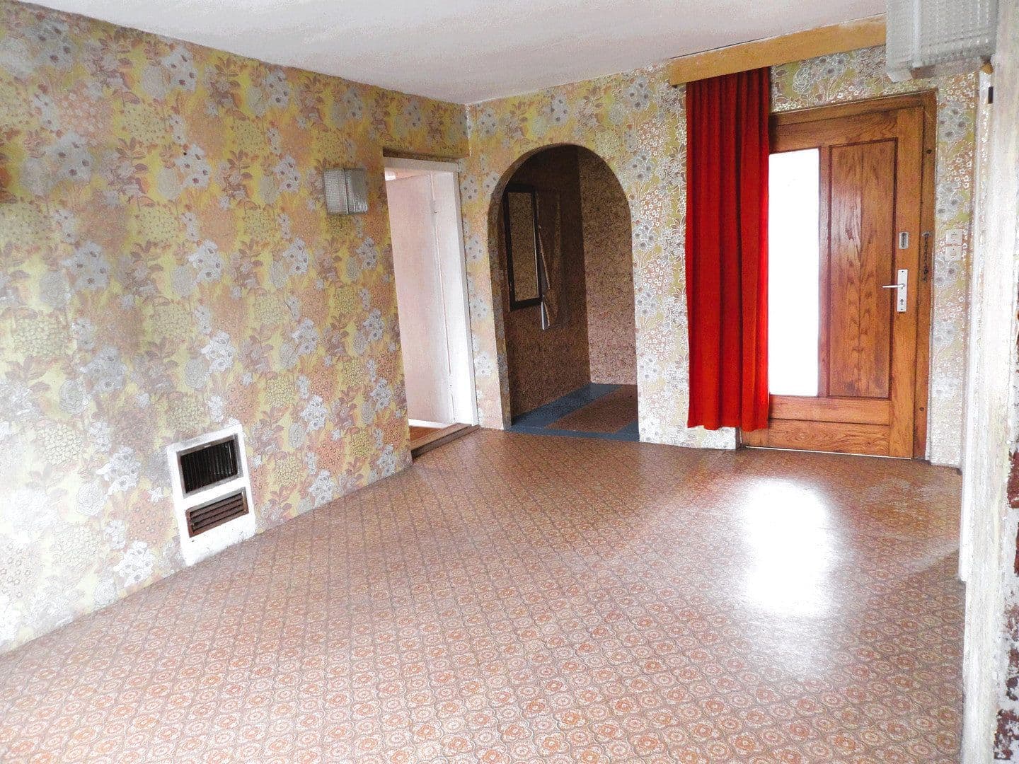 Predaj domu 130 m², pozemek 2.496 m², Tettau, Brandenbursko Predaj domu 130 m², pozemek 2.496 m², Tettau, Brandenbursko