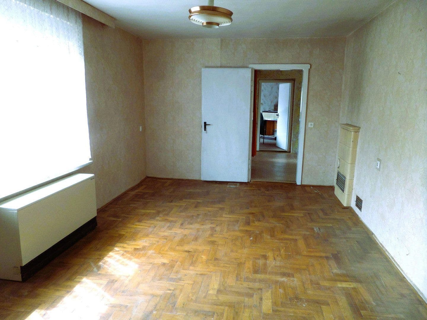 Predaj domu 130 m², pozemek 2.496 m², Tettau, Brandenbursko Predaj domu 130 m², pozemek 2.496 m², Tettau, Brandenbursko