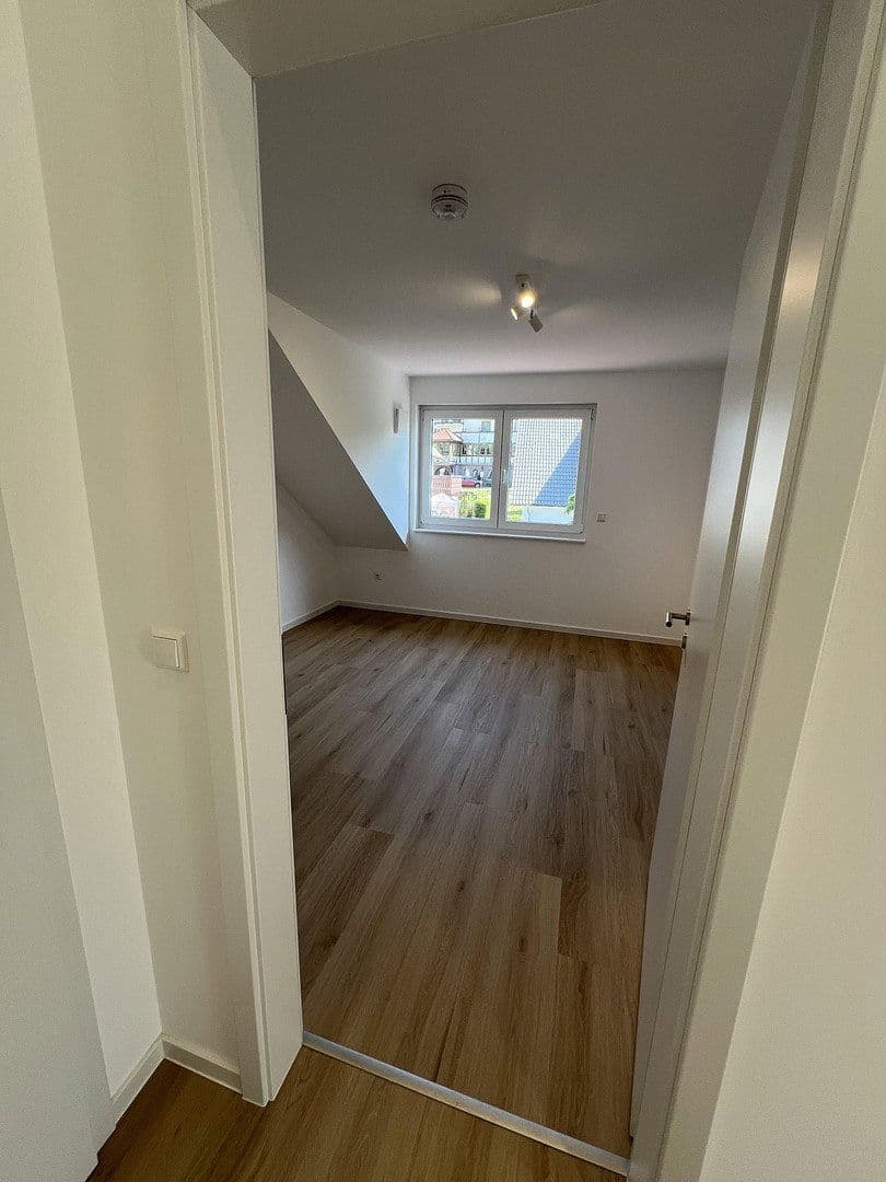 Prenájom bytu 3-izbový 74 m², Baden-Baden, Bádensko-Wurttembersko Prenájom bytu 3-izbový 74 m², Baden-Baden, Bádensko-Wurttembersko