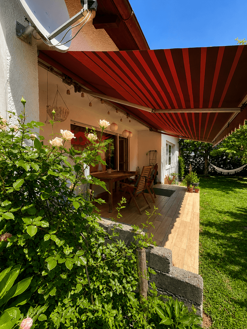 Predaj domu 146 m², pozemek 620 m², Oberwalchner Weg 6, Traunreut, Bavorsko Predaj domu 146 m², pozemek 620 m², Oberwalchner Weg 6, Traunreut, Bavorsko