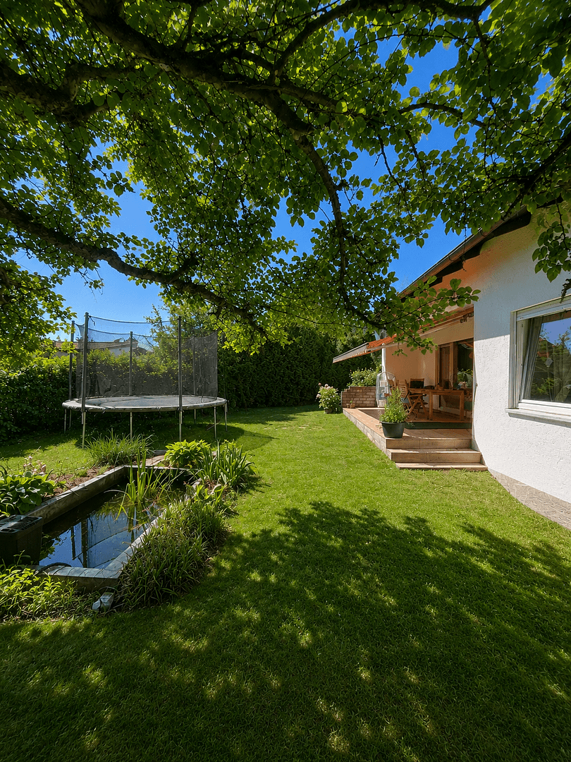 Predaj domu 146 m², pozemek 620 m², Oberwalchner Weg 6, Traunreut, Bavorsko Predaj domu 146 m², pozemek 620 m², Oberwalchner Weg 6, Traunreut, Bavorsko
