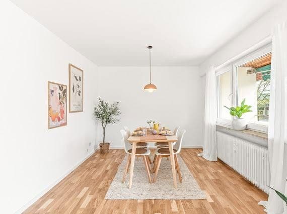 Prenájom bytu 3-izbový 77 m², Obertürkheim, Bádensko-Wurttembersko Prenájom bytu 3-izbový 77 m², Obertürkheim, Bádensko-Wurttembersko