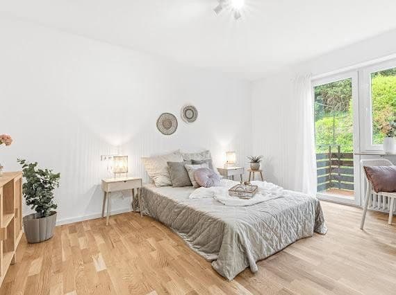 Prenájom bytu 3-izbový 77 m², Obertürkheim, Bádensko-Wurttembersko Prenájom bytu 3-izbový 77 m², Obertürkheim, Bádensko-Wurttembersko