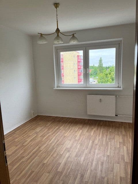 Prenájom bytu 4-izbový 72 m², Rostock, Meklenbursko-Predpomoransko Prenájom bytu 4-izbový 72 m², Rostock, Meklenbursko-Predpomoransko