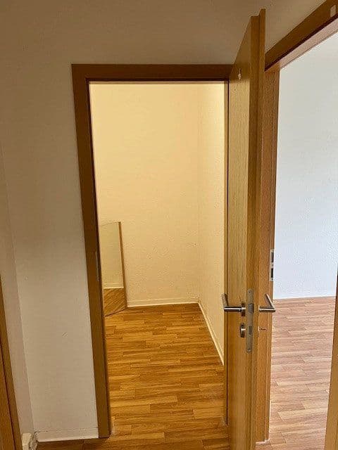 Prenájom bytu 4-izbový 72 m², Rostock, Meklenbursko-Predpomoransko Prenájom bytu 4-izbový 72 m², Rostock, Meklenbursko-Predpomoransko