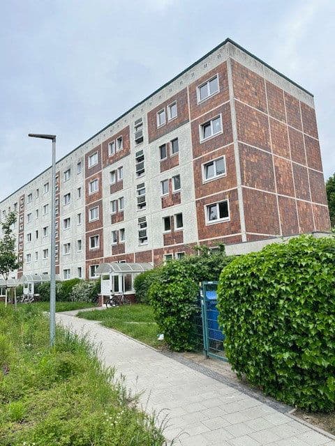 Prenájom bytu 4-izbový 72 m², Rostock, Meklenbursko-Predpomoransko Prenájom bytu 4-izbový 72 m², Rostock, Meklenbursko-Predpomoransko